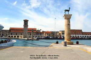 092- Rhodes ville et port d'honneur